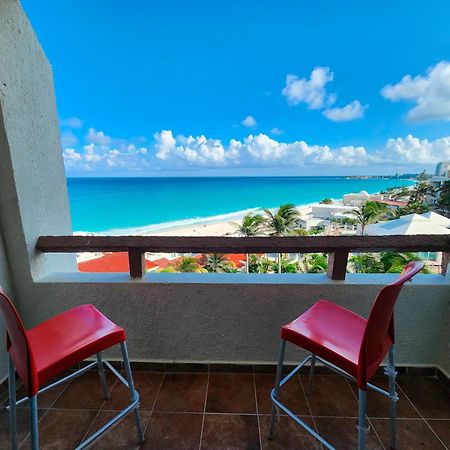 Beachfront Apartments Канкун Экстерьер фото