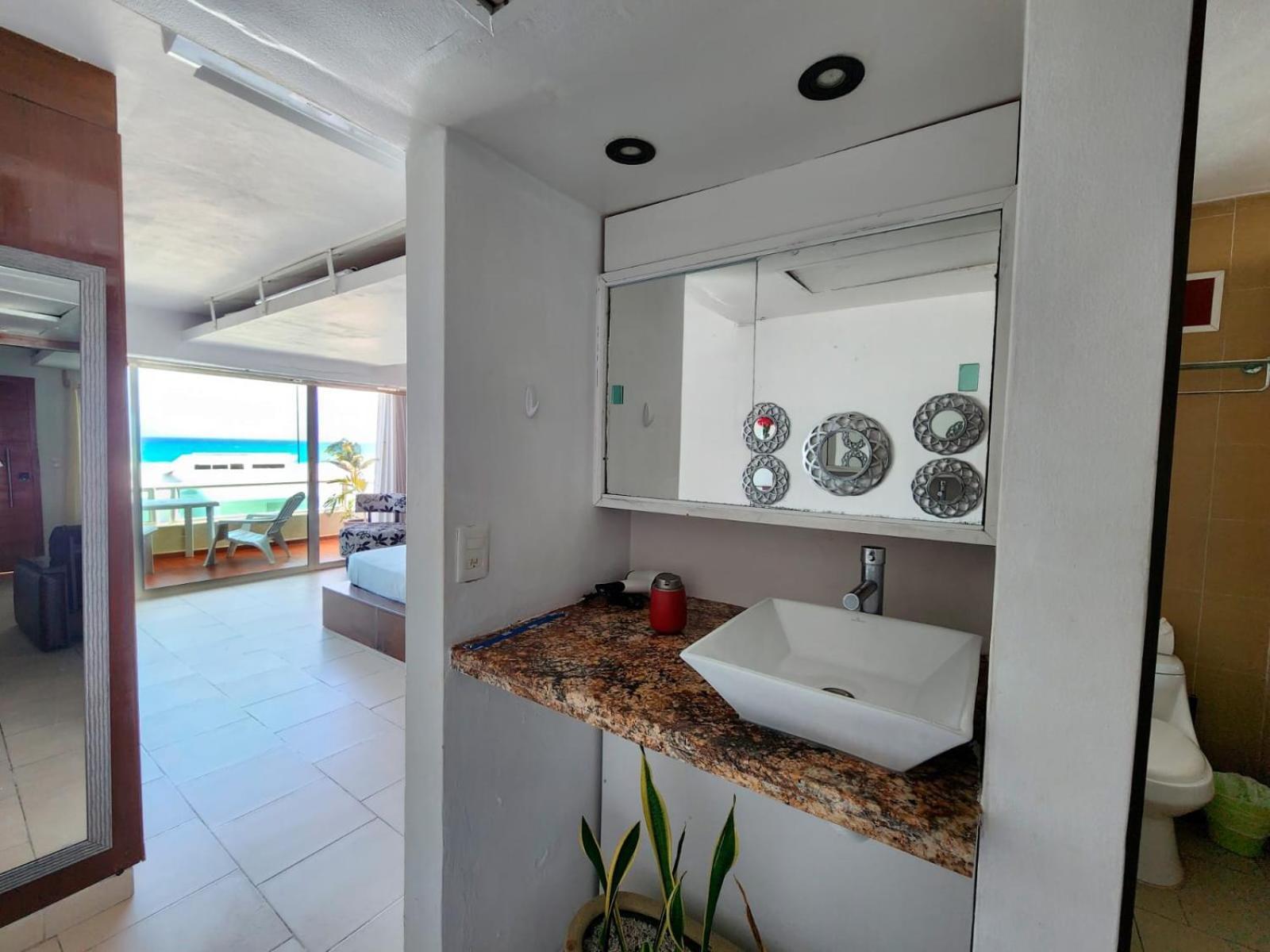 Beachfront Apartments Канкун Экстерьер фото