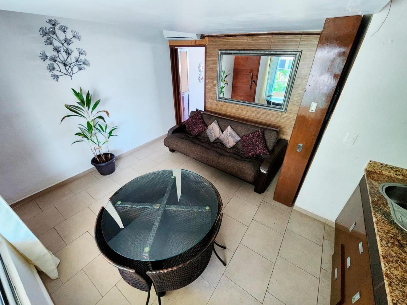 Beachfront Apartments Канкун Экстерьер фото