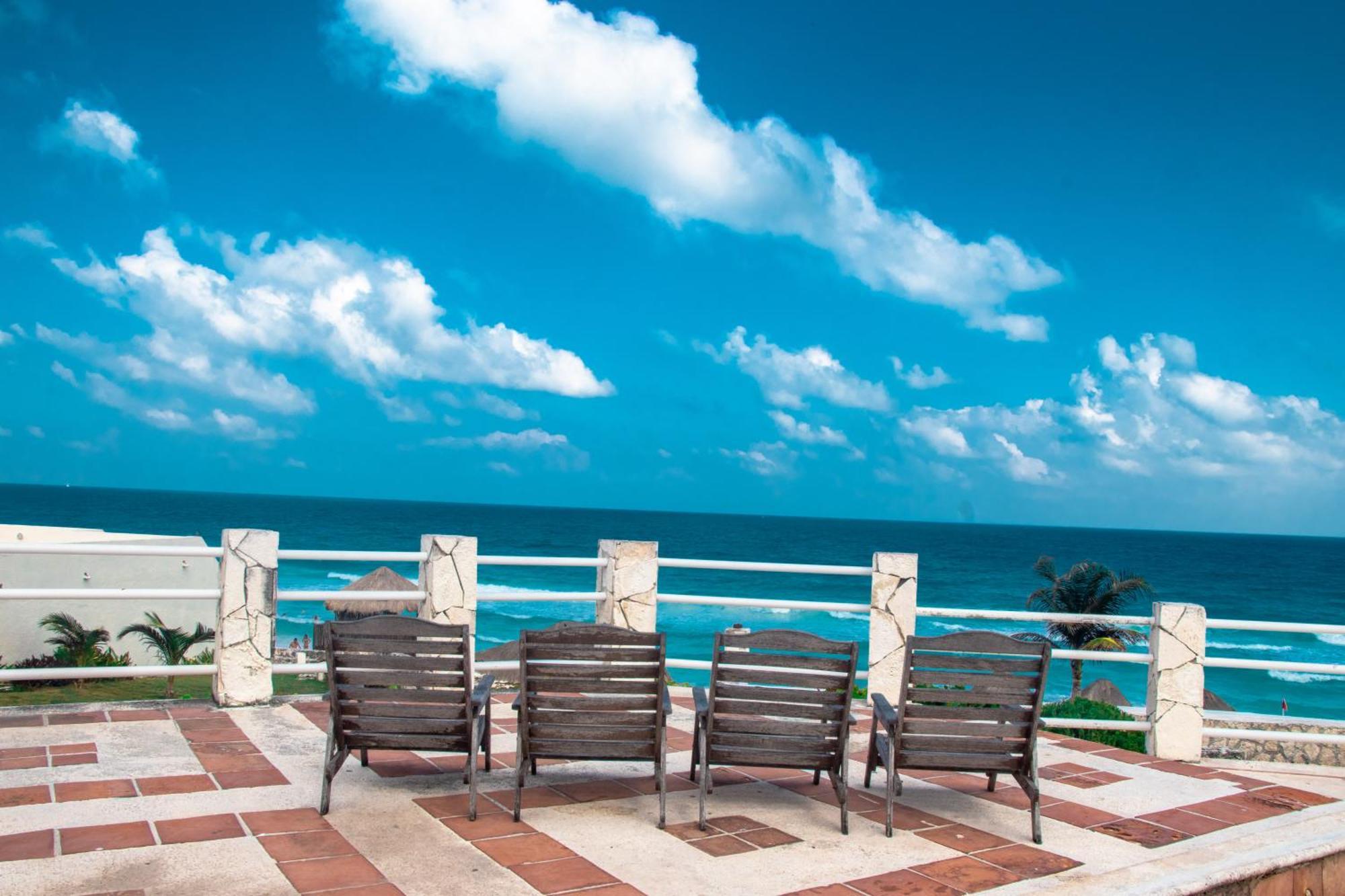 Beachfront Apartments Канкун Экстерьер фото