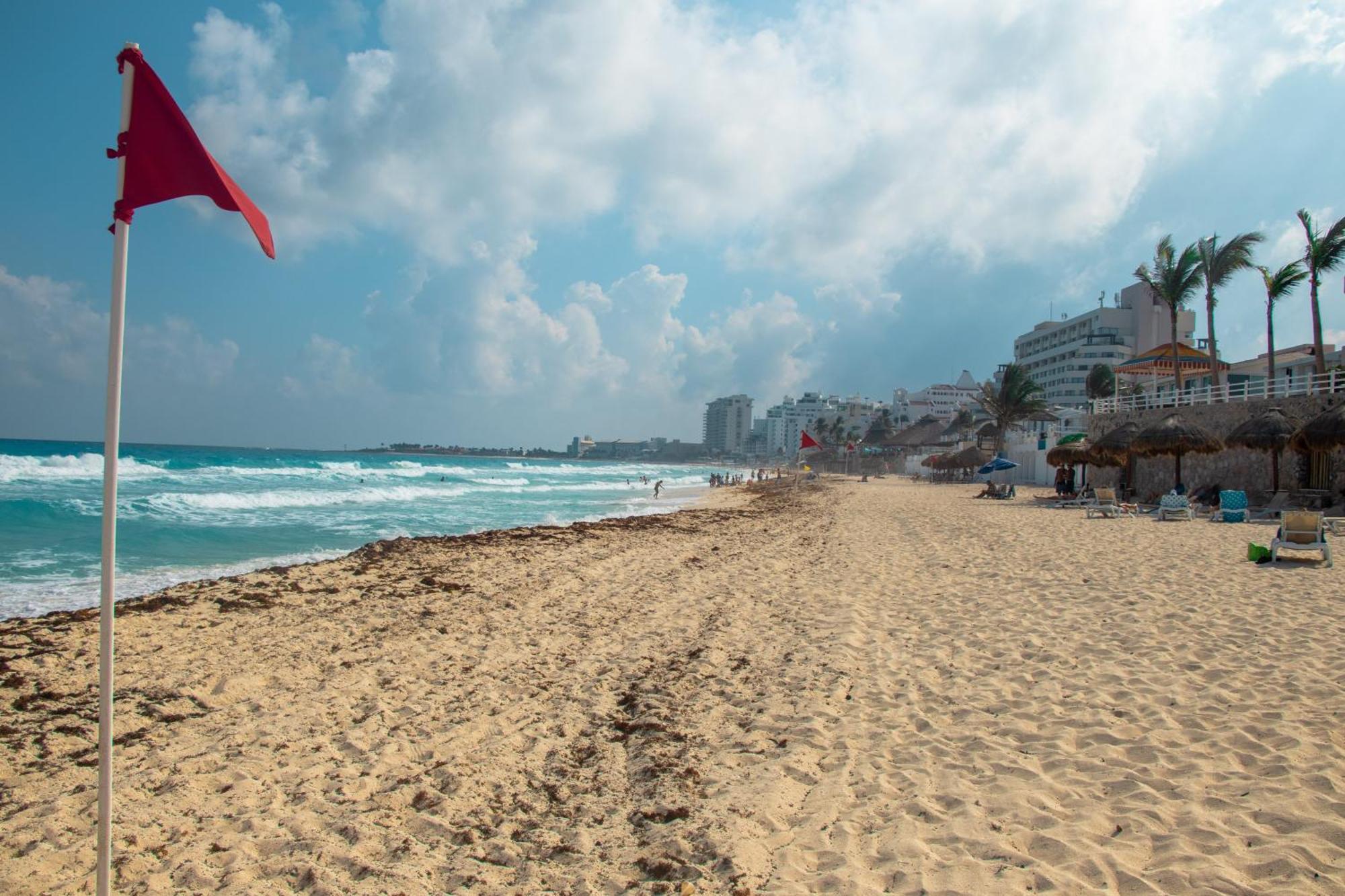 Beachfront Apartments Канкун Экстерьер фото