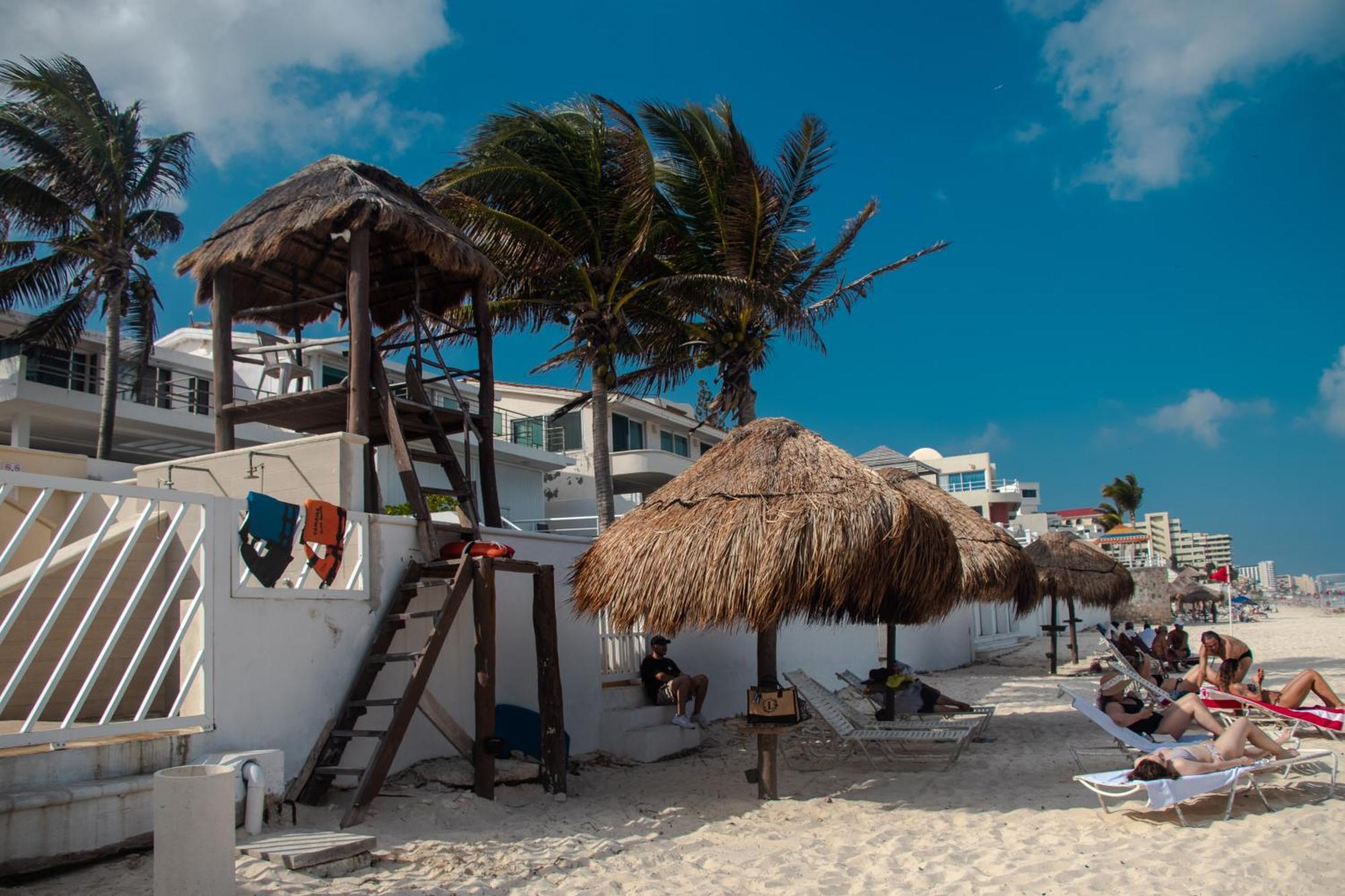 Beachfront Apartments Канкун Экстерьер фото